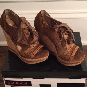 Not Rared Brown Laced Heels | Cantina
